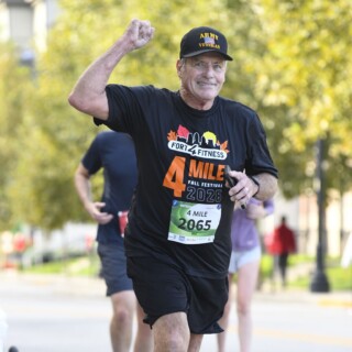 Fist Pump 4 Mile
